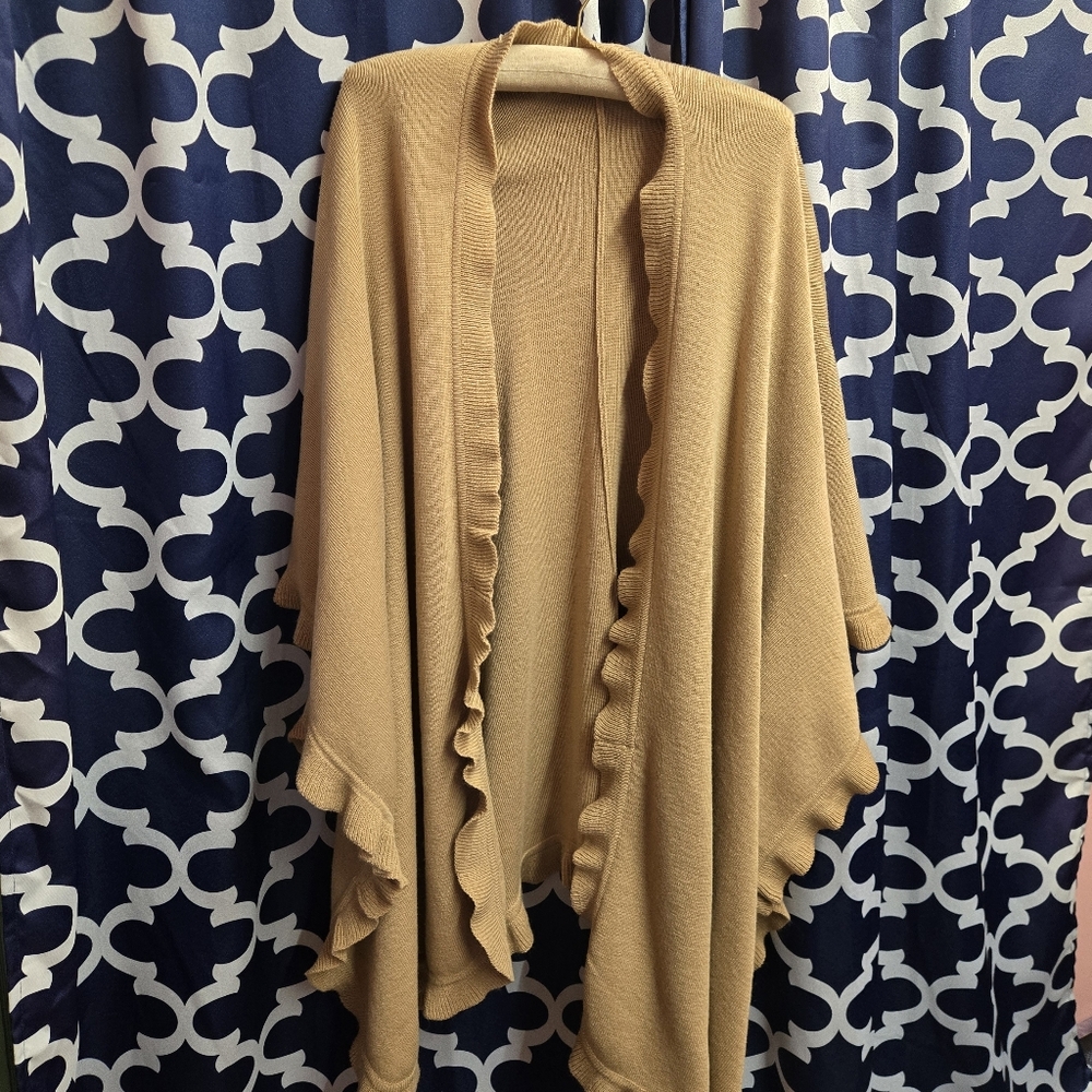 Avenue Women's Tan/Beige Ruffle Shawl
